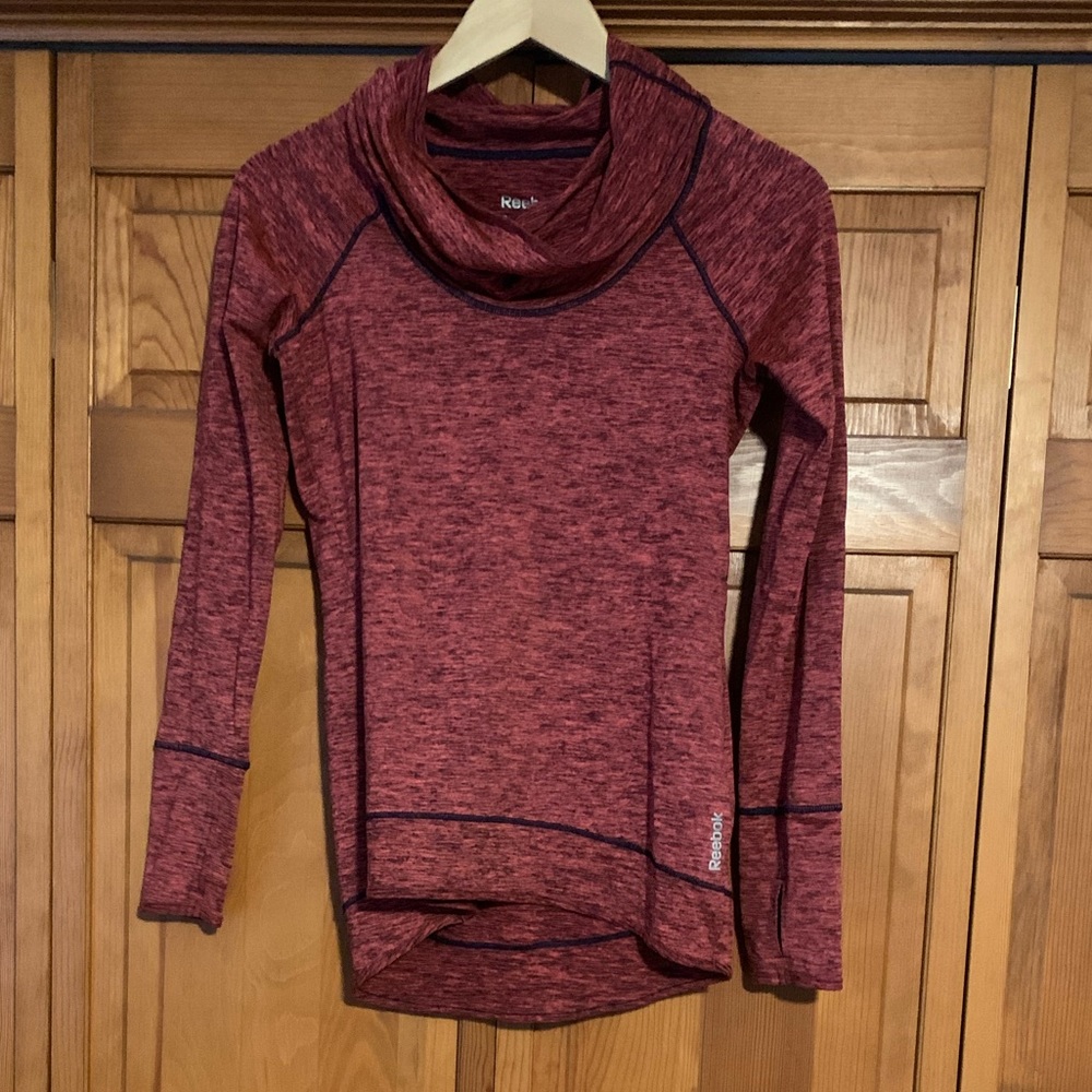 Light weight Reebok top